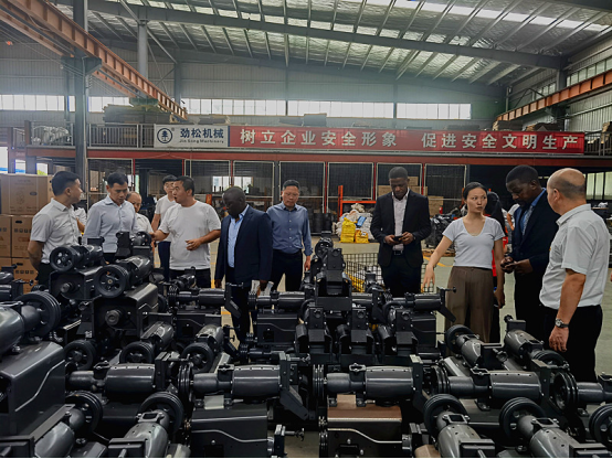 娄底双峰：借展会“东风”推动农机“出海”