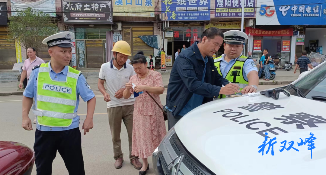 杏子铺镇：多措并举整治马路市场