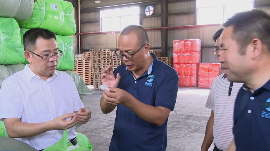 县领导到企业为高温下坚守一线的劳动者“送清凉”