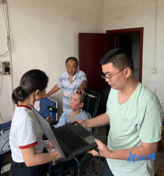 县社保中心：便民服务不停歇 上门认证解民忧