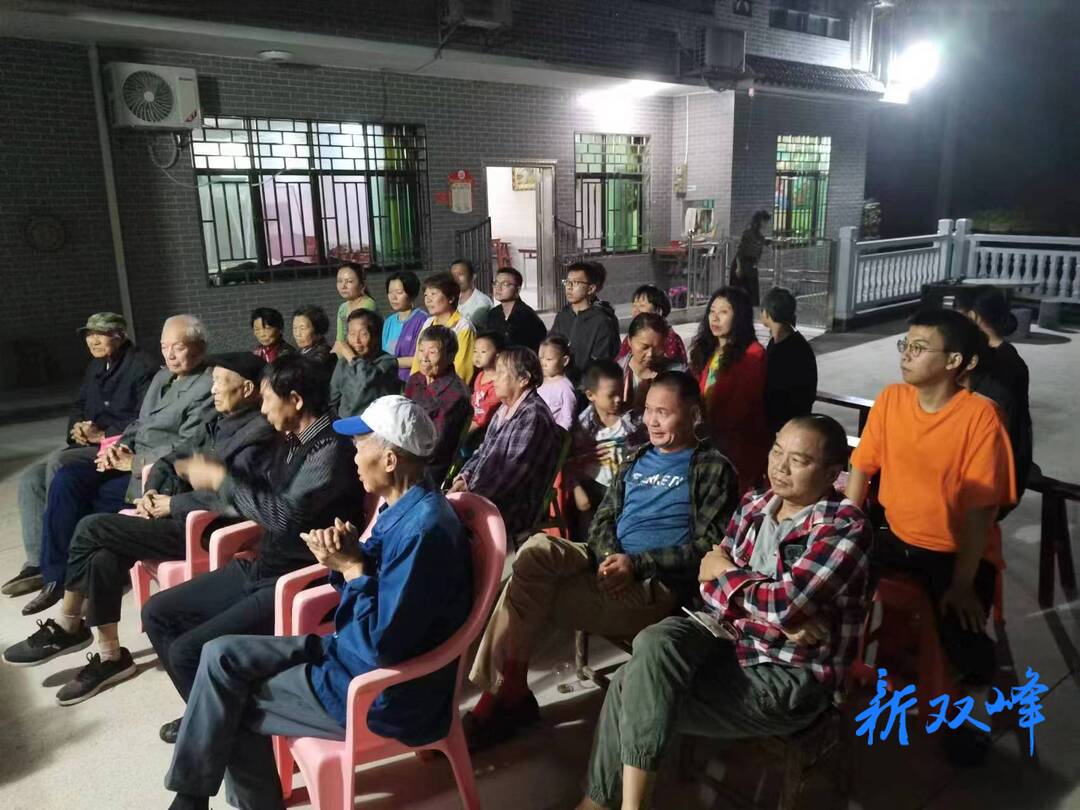 党建引领 | 天坪村召开首次家族式家风建设座谈会