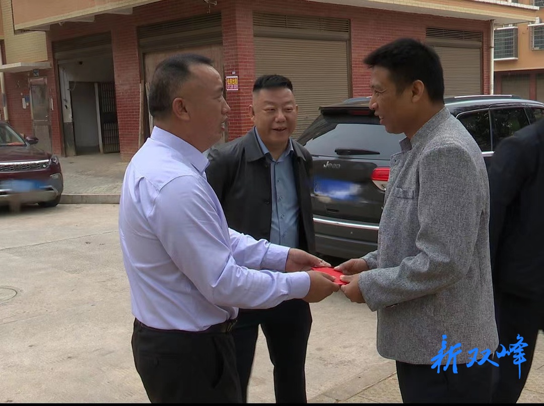 县领导看望慰问造血干细胞捐献者左泽湘