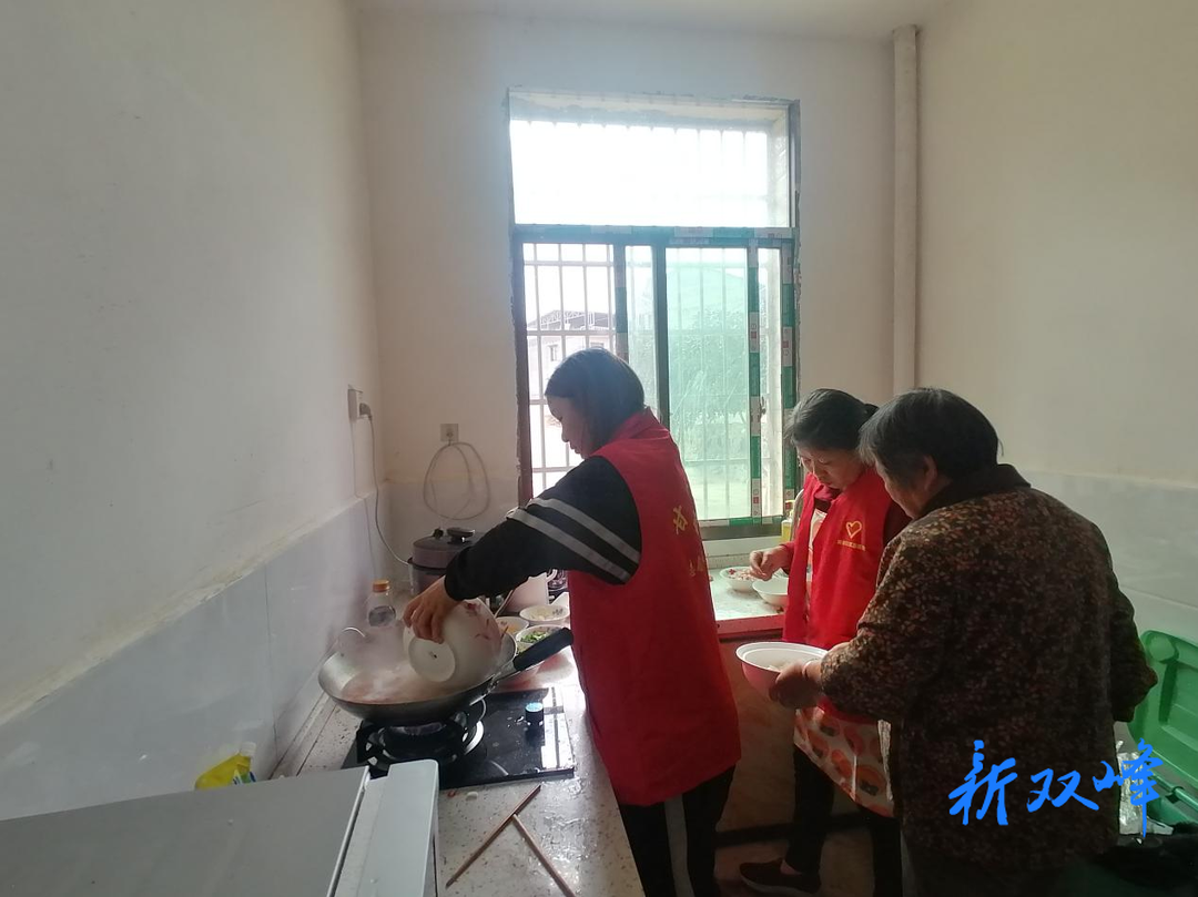 甘棠镇首家老年食堂开张了