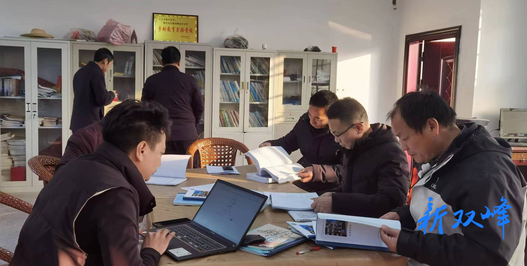 守护未成年人“一路”成长——石牛乡桥亭中学迎“未成年人保护”“戴帽工程”专项督导