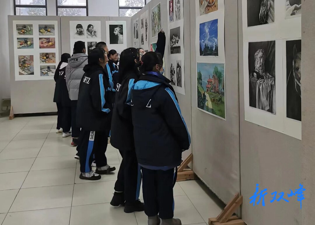 双峰一中举行第四届学生书画作品竞赛暨师生作品展览活动