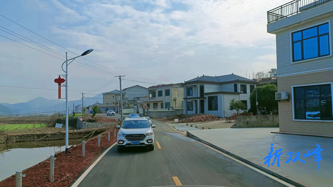杏子铺镇又一条旅游公路竣工通车