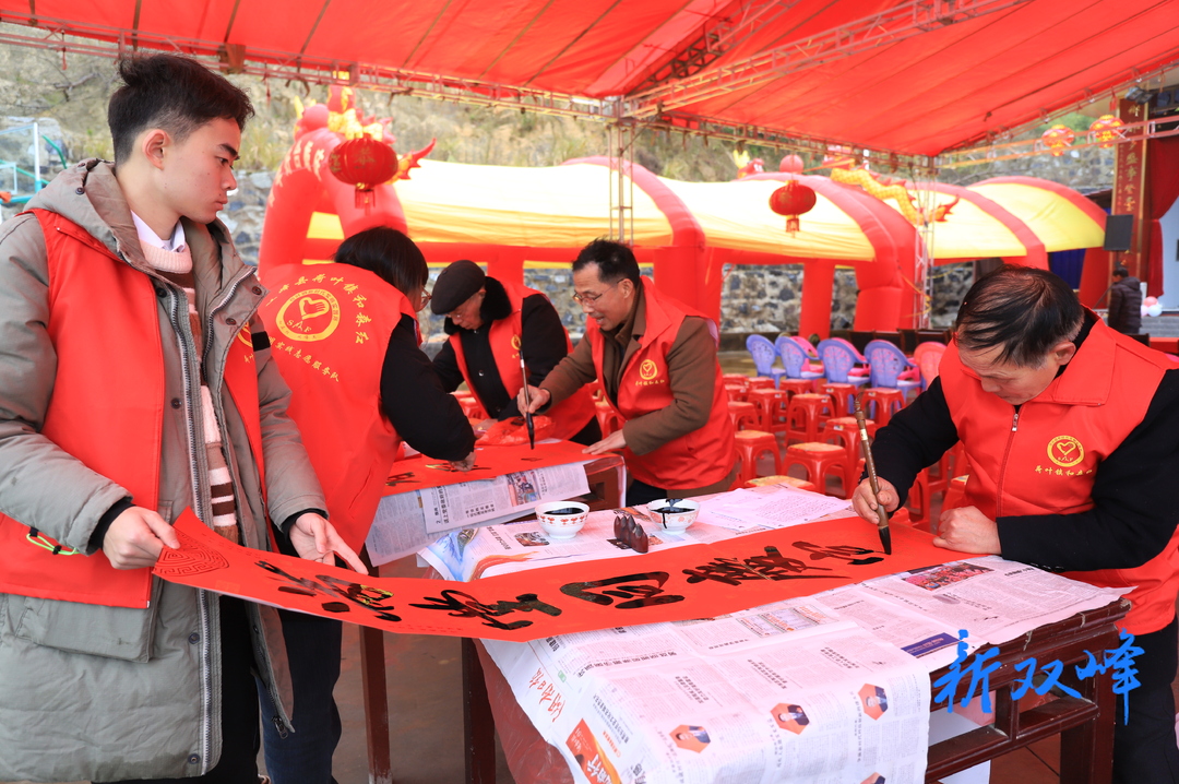 荷叶镇：墨香四溢迎新春，浓浓年味暖人心