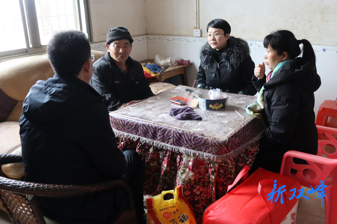 县领导到石牛乡开展节前走访慰问活动
