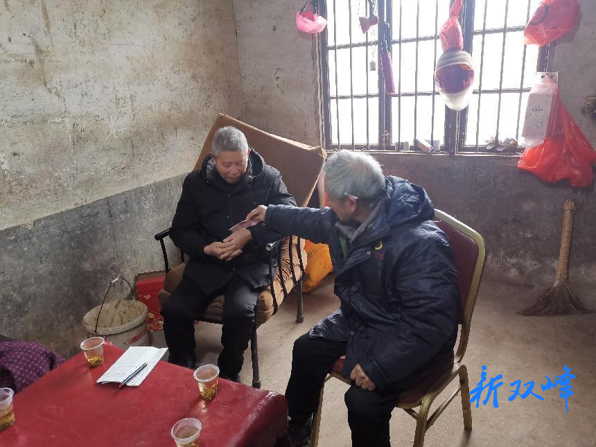 “湖南道德模范”王楚松又捐爱心款