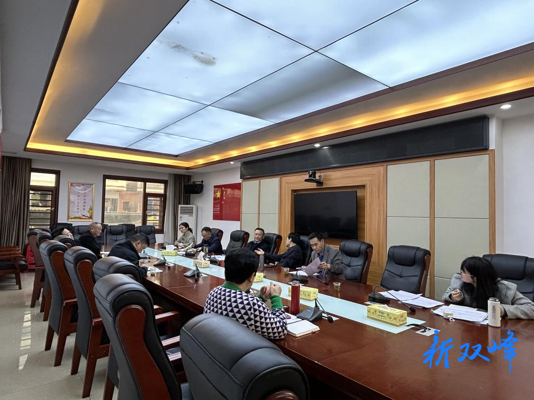 市科协走访慰问洪山殿镇院士家属