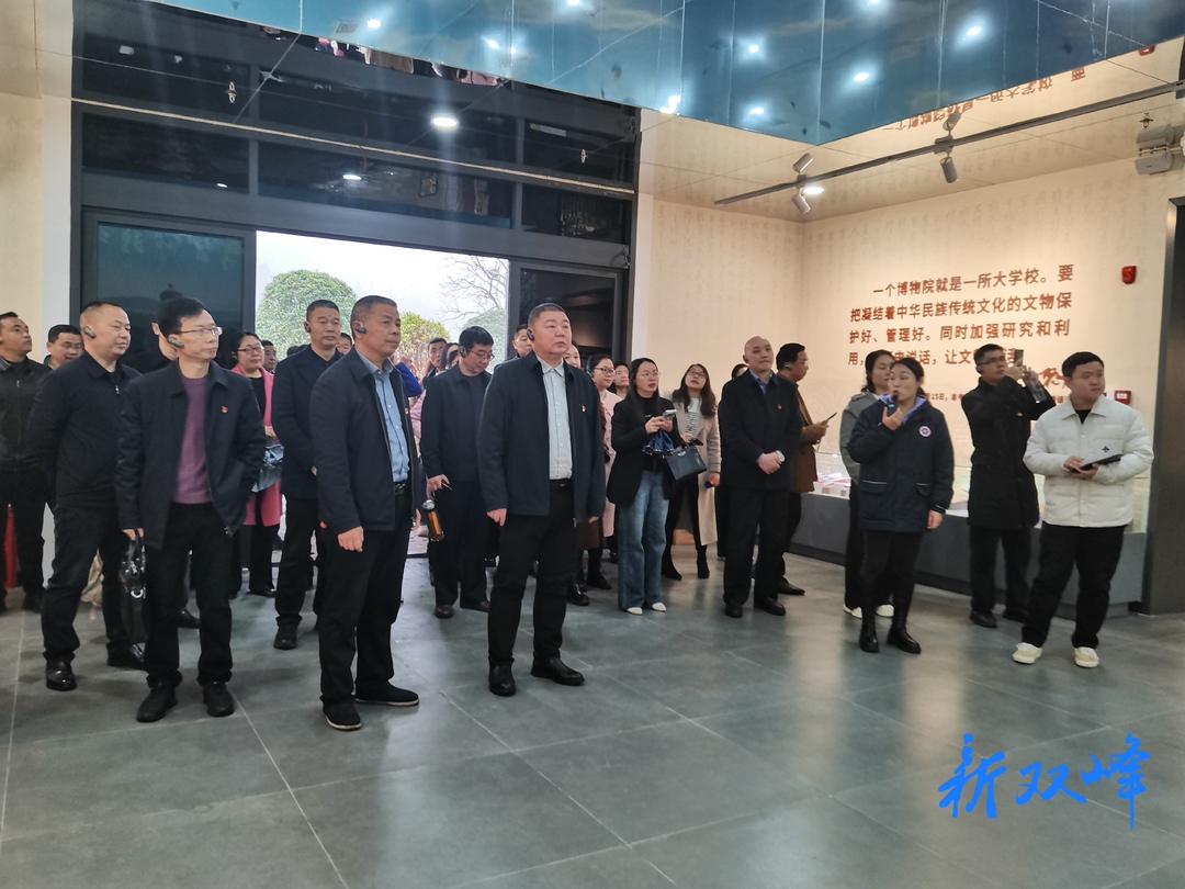 县纪委监委开展“好家风·好传承”主题党日暨家庭助廉活动