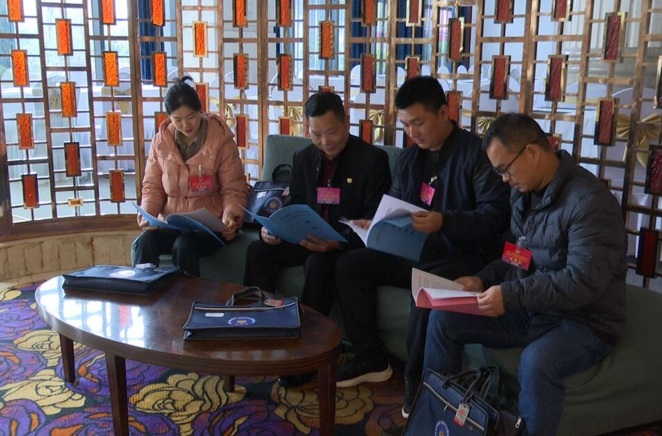 县政协委员今日报到 双峰“两会时间”开启