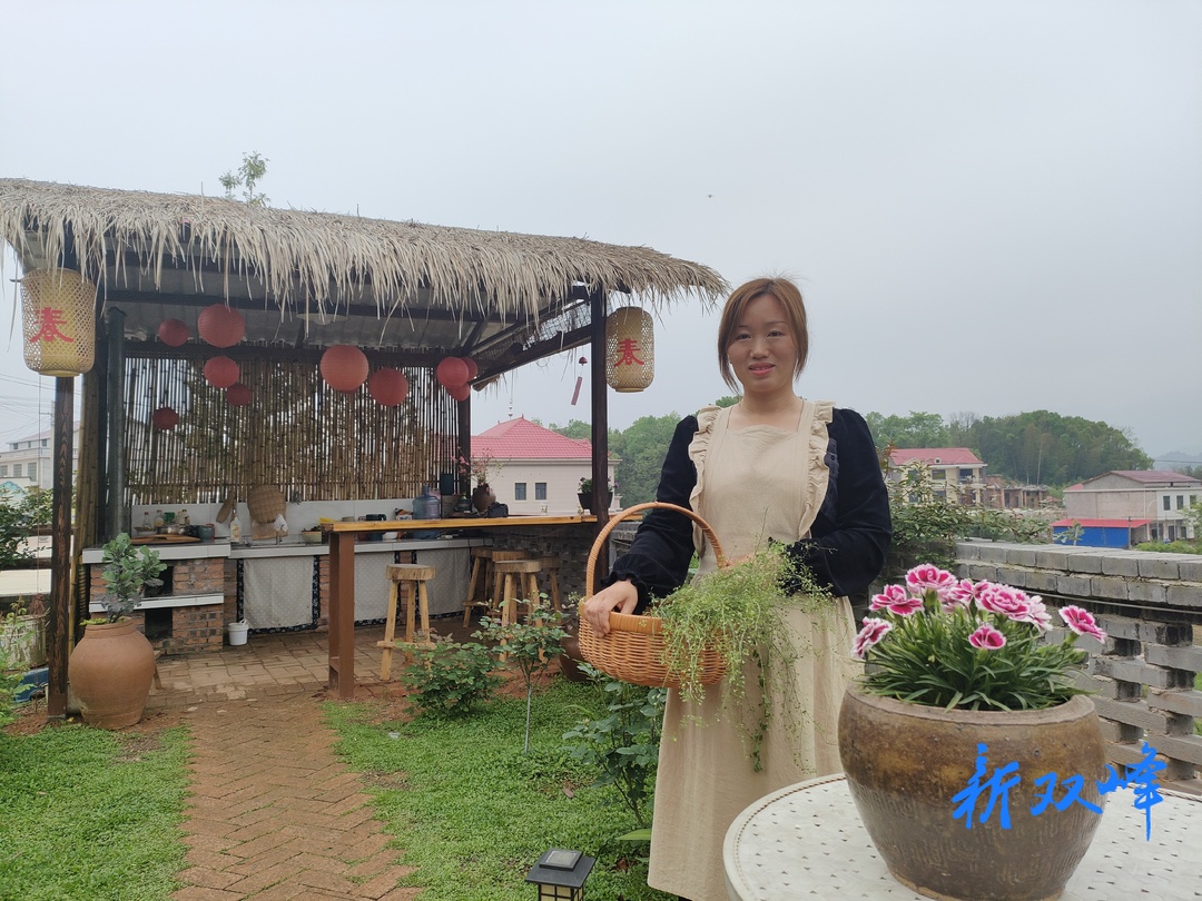 杏子铺镇：美丽庭院变身直播间