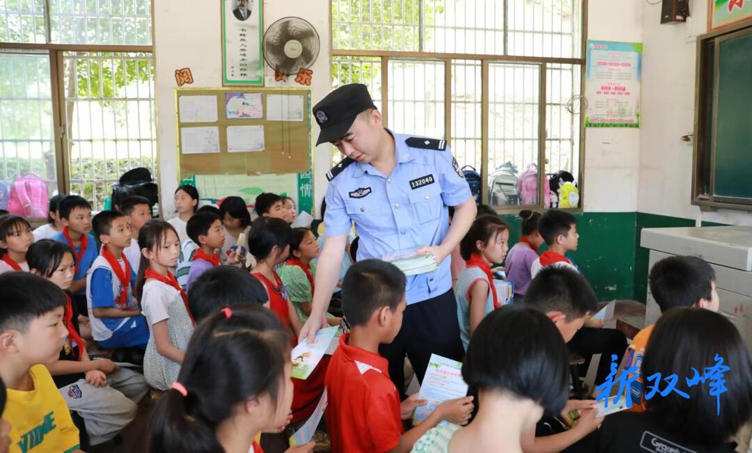 杏子铺镇：利剑护“蕾” 护航未成年人健康成长