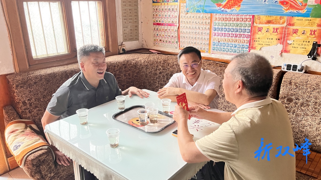 李基联走访慰问困难党员和党内关怀帮扶对象
