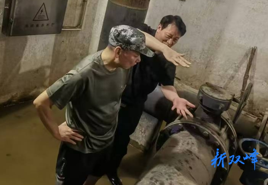 县领导到犁头嘴水厂检查防汛工作
