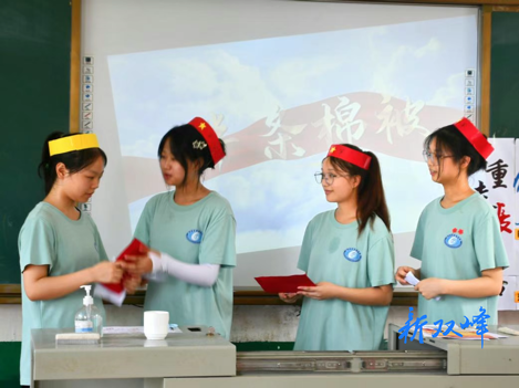 杏子铺镇大塘光彩学校：庆“八一”，留守儿童“重走”长征路