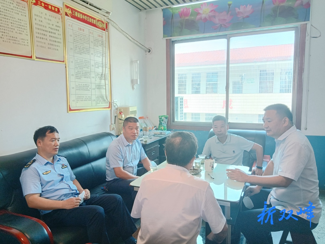 县领导到三塘铺镇中心学校督导校园食品安全工作