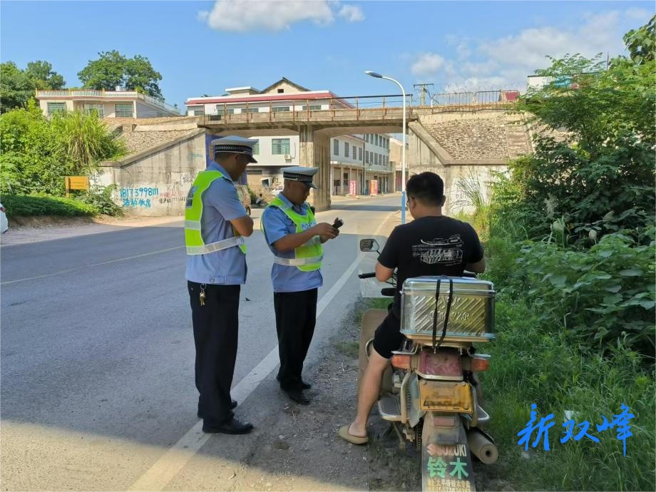 洪山殿镇：开展摩托车整治行动，守护道路交通安全