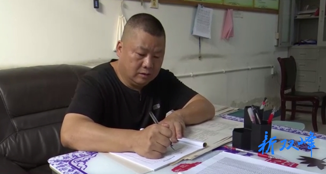 全国优秀教师罗慕峰：学生心中的“点灯人” 乡村教育的守望者