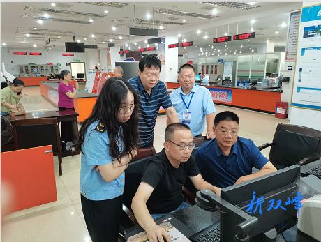 县市场监管局：局长走流程 服务再优化