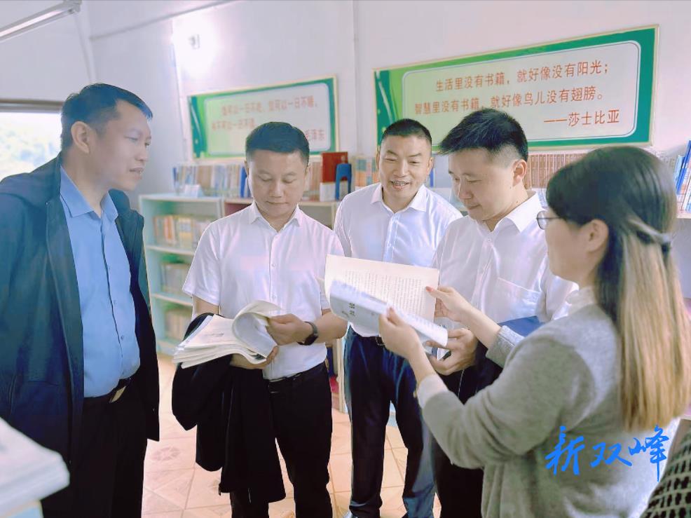 ​县领导到走马街镇调研校园工作
