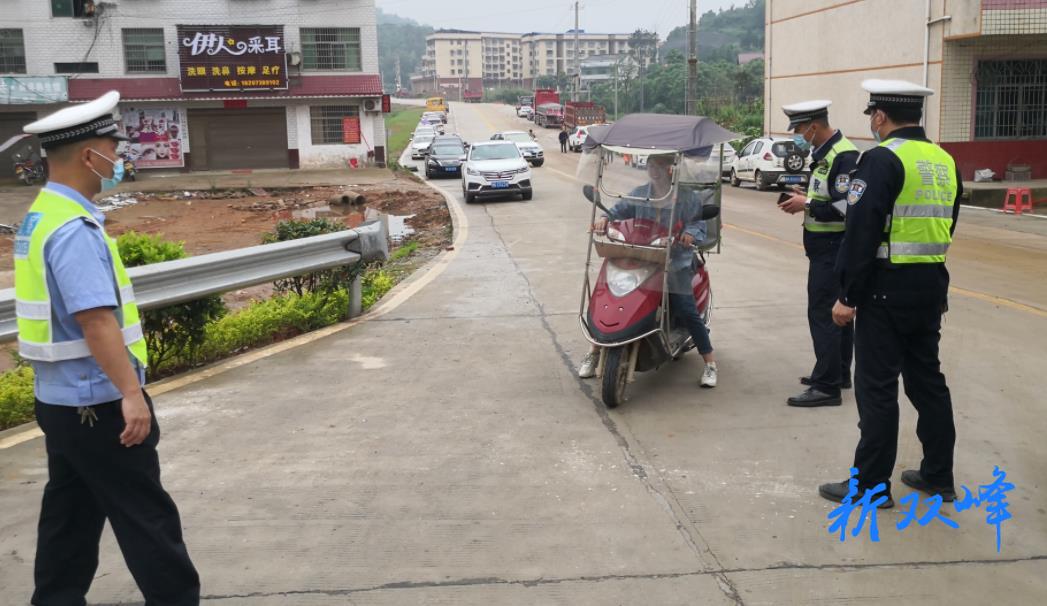 杏子铺镇开展道路交通安全宣传活动