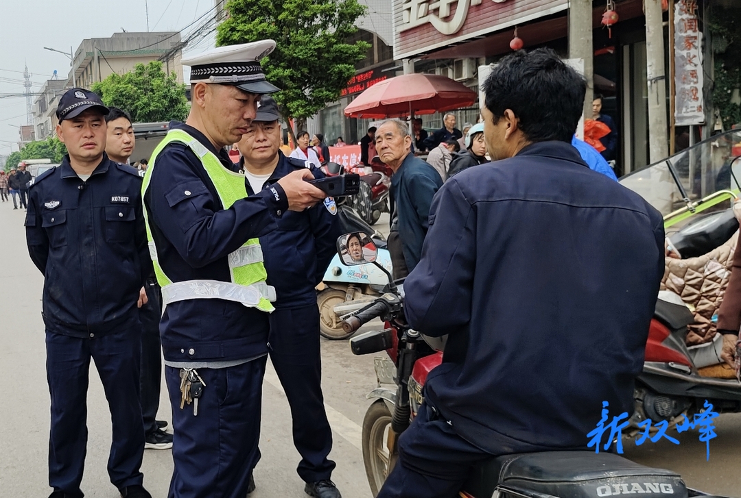 杏子铺镇：筑牢道路交通安全“防护墙”