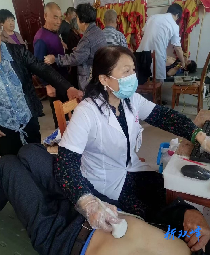 杏子铺镇中心卫生院：十一年坚守 守护老人健康