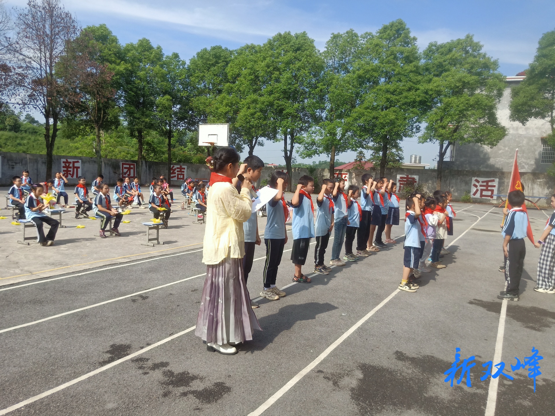 锁石镇梽木小学：彩绘童年，飞扬童心