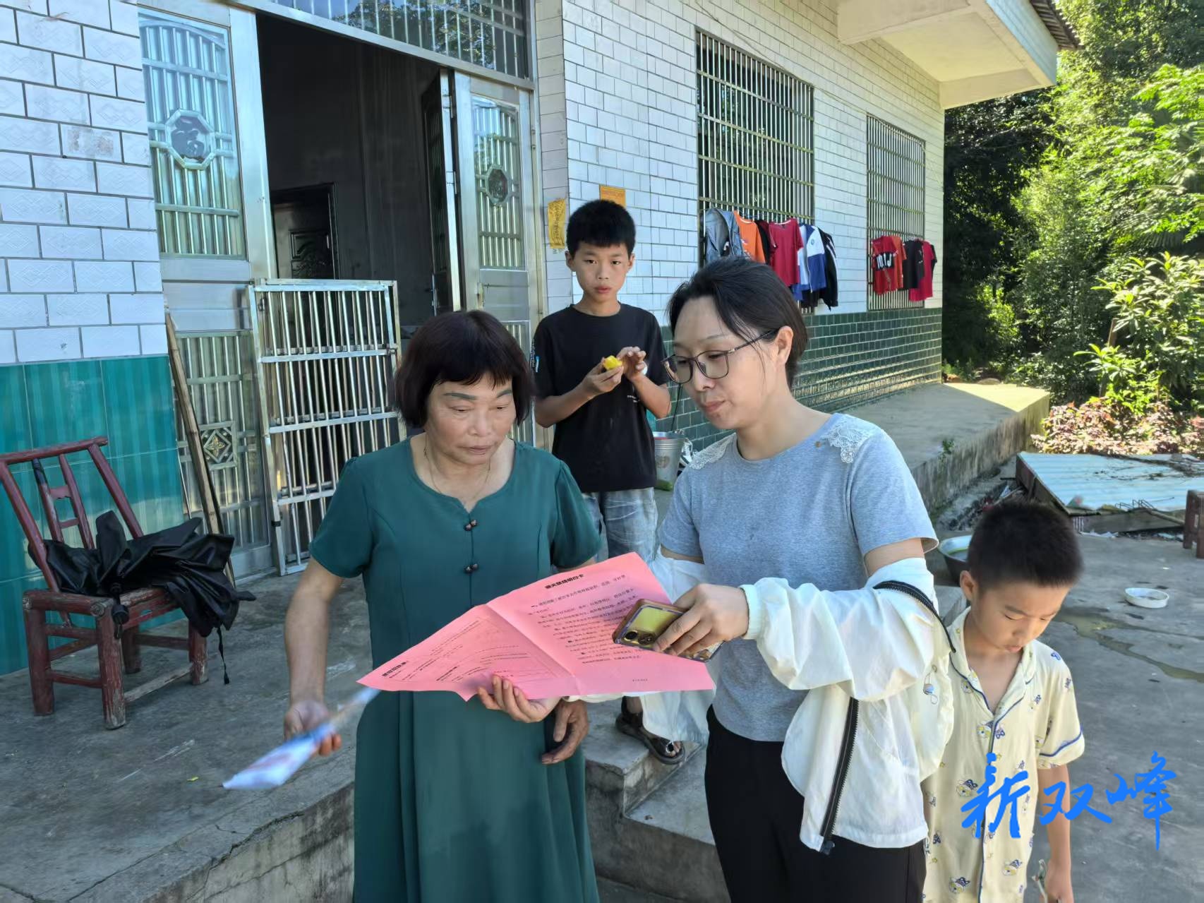 杏子铺镇：人大进村入户织密平安网 用心守护群众幸福感