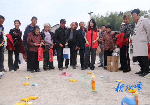 中冶长天支部联建永丰 重阳敬老传温情