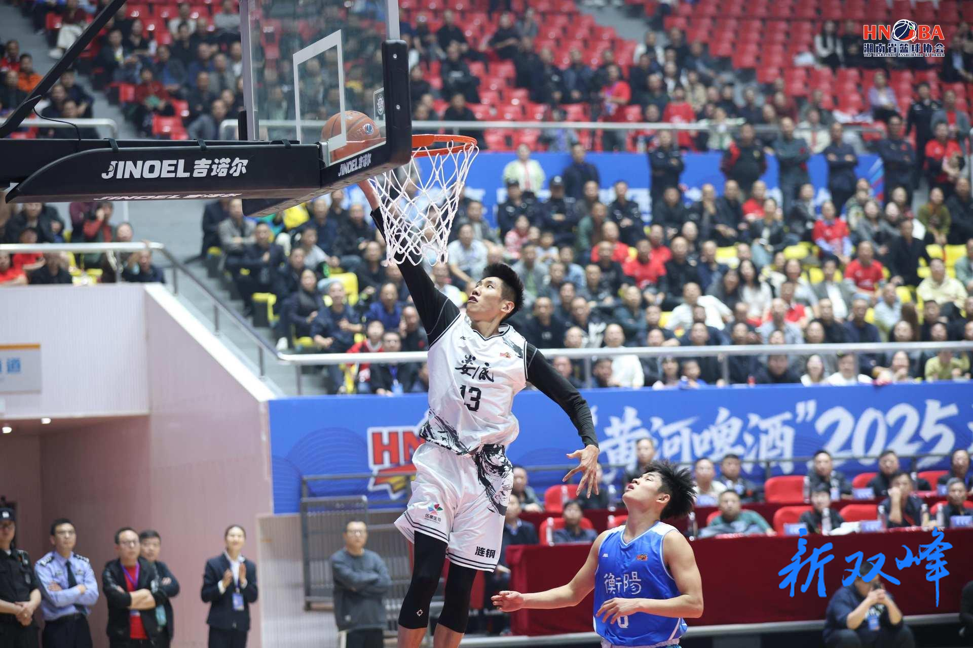 勇夺B组头名！娄底男篮力克强敌晋级省联赛八强