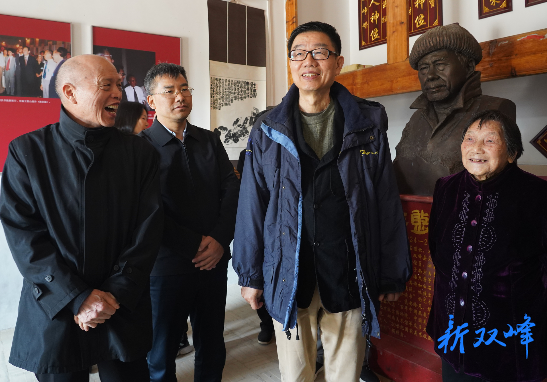 著名文化学者王鲁湘一行来王憨山故居考察