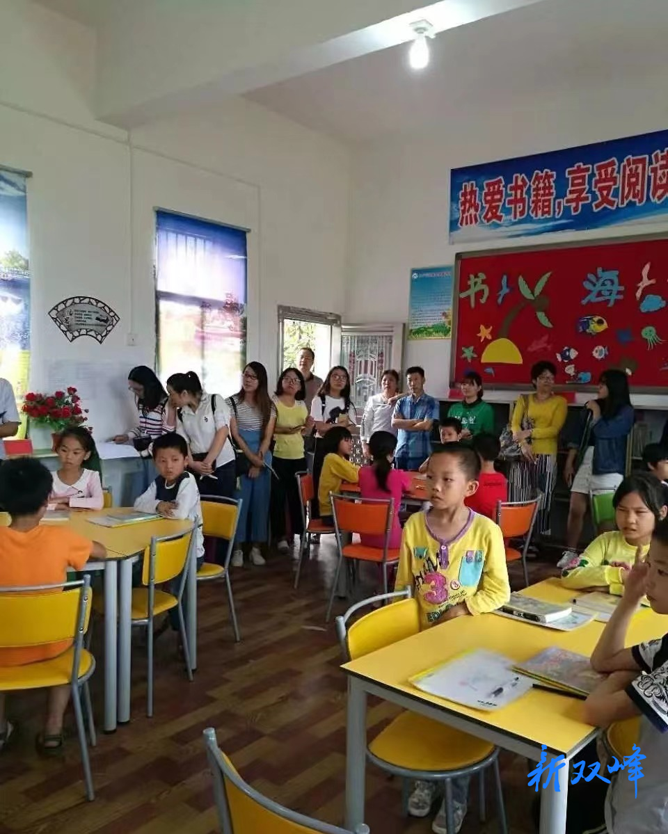 东方村开展世界读书日志愿活动 众多亲子共品书香