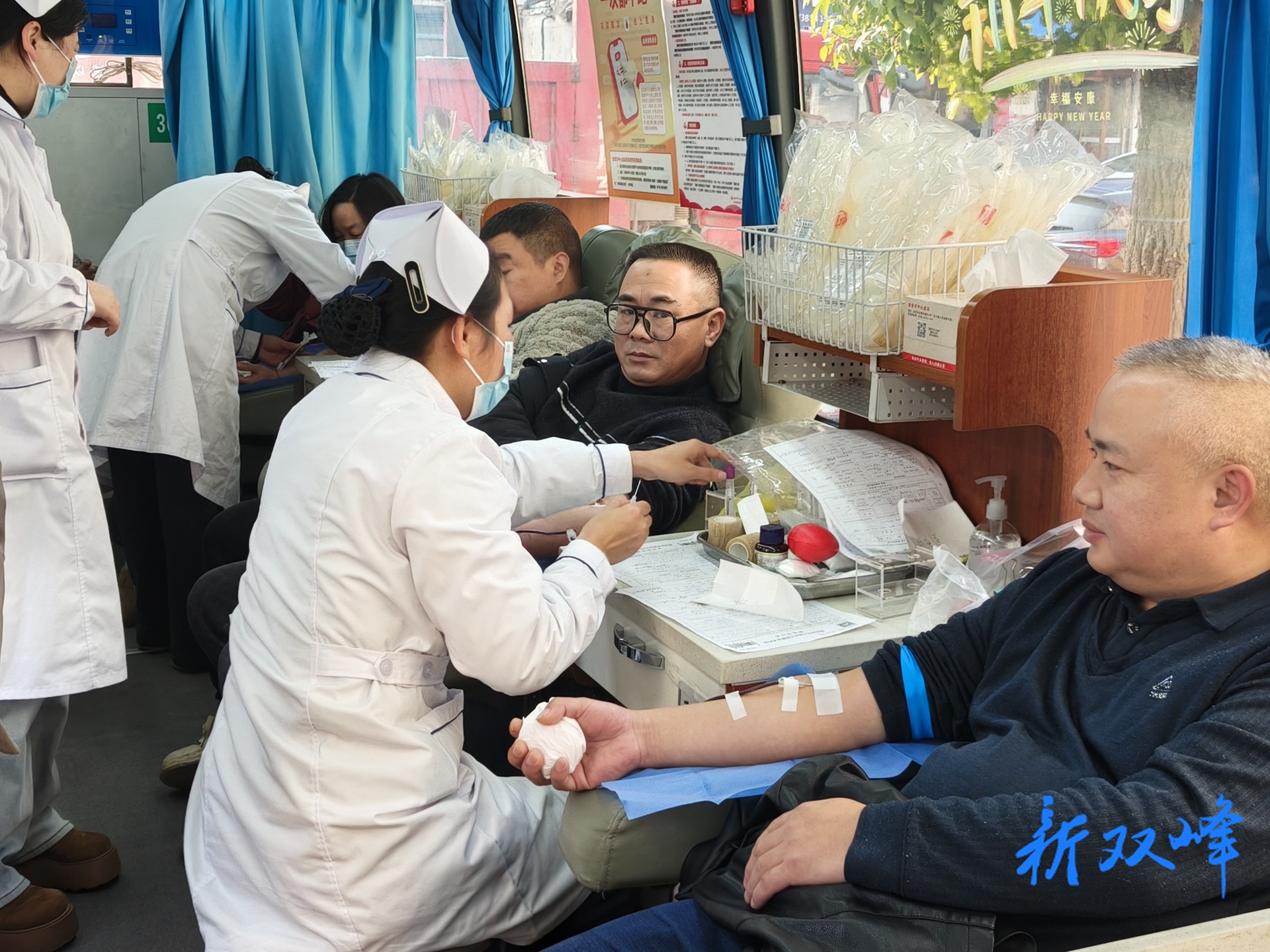 新春走基层丨梓门桥镇中心卫生院医务人员踊跃参加无偿献血活动