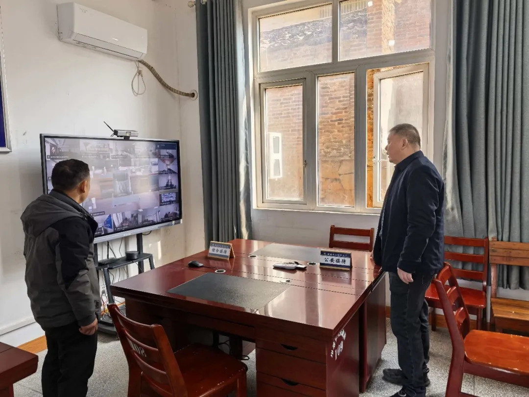 李伟世督查春节期间值班值守及安全工作