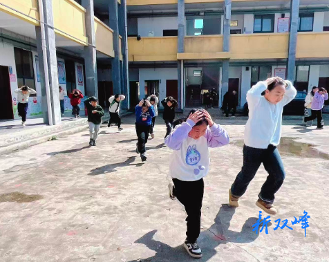 树山中学开展地震应急疏散演练