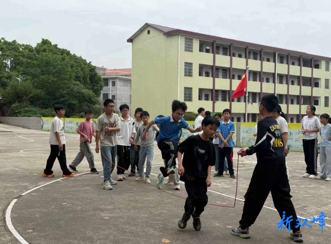 走马街镇中心小学成功举办第二届跳绳比赛