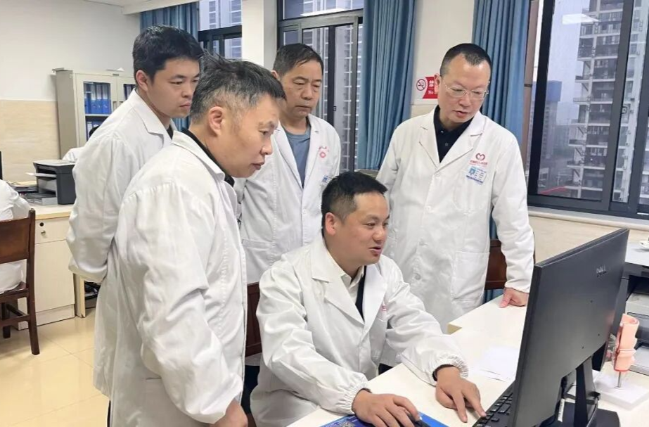 致敬劳动者 奋进新征程④丨匡小根：深耕县域医疗 以实干与创新护民安康