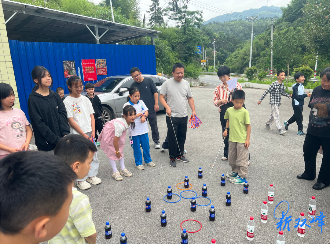 沙塘乡白石村孩子们乐享别样“六一”