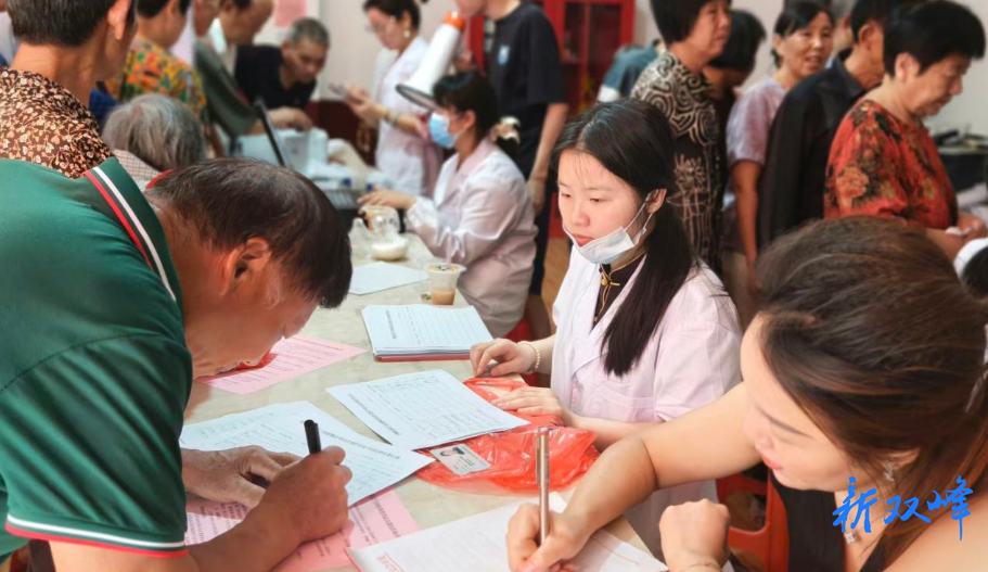 永丰街道镜坪社区：温情筛查护长者 深耕老年友好社区建设