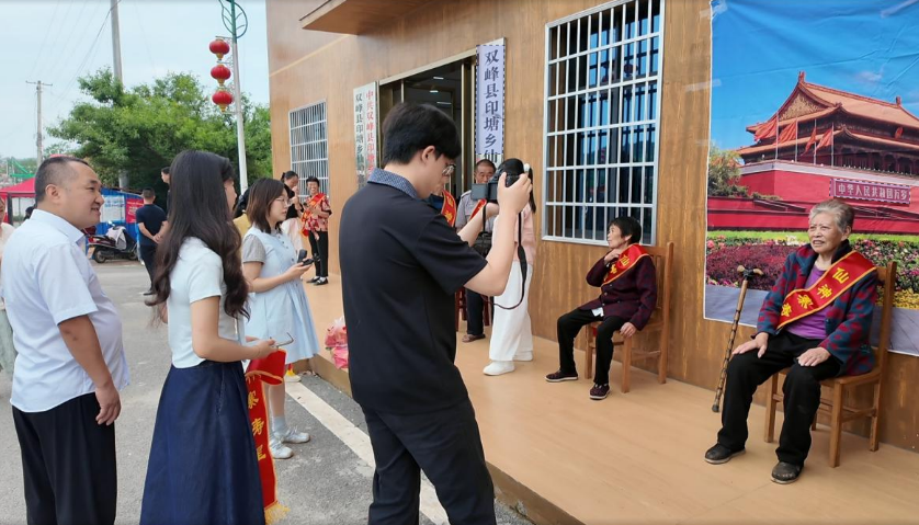 印塘乡仙神寨村：集体生日宴暖民心 党群服务提质效