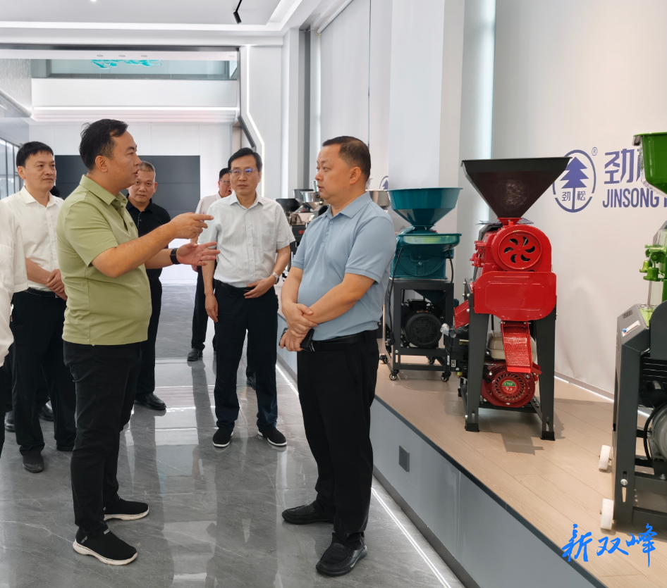 李巍到高新区调研园区产业发展工作
