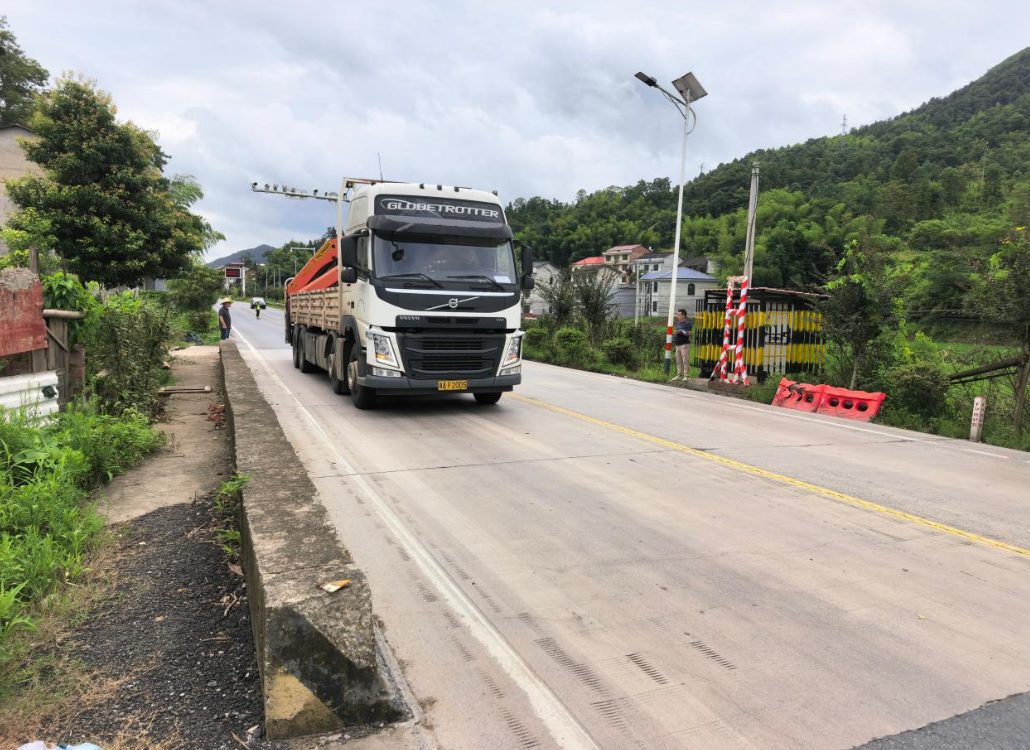 护航科技治超 严把数据关口——双峰古塘超限检测站完成不停车超限检测系统年度周期检定