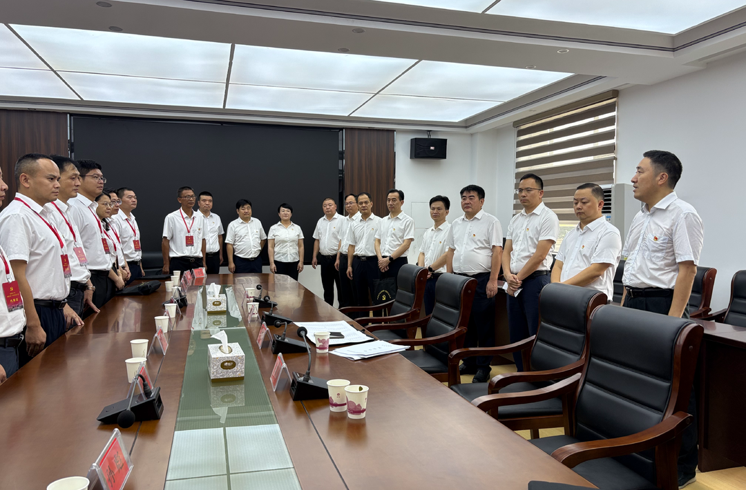 聚焦党代会 | 王文红带队看望出席县第十四次党代会代表