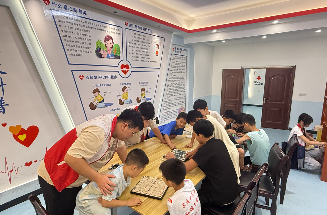 金开街道土乔社区：党建引领暖心托管 青春志愿点亮缤纷暑假