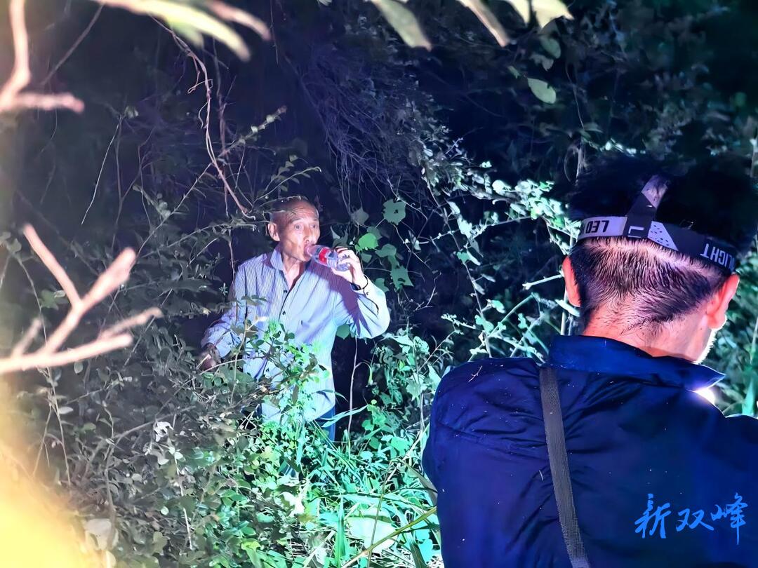 湘中应急救援队：锦旗无声暖人心 公益救援显担当