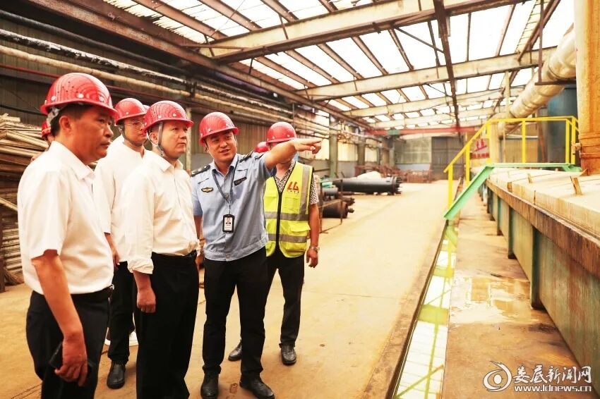 何朝晖督导省第六生态环境保护督察组暗访交办问题整改及重点信访件办理情况