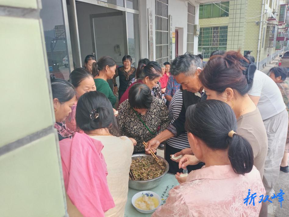 甘棠镇企石村：党群同心迎双节 暖心服务惠民生